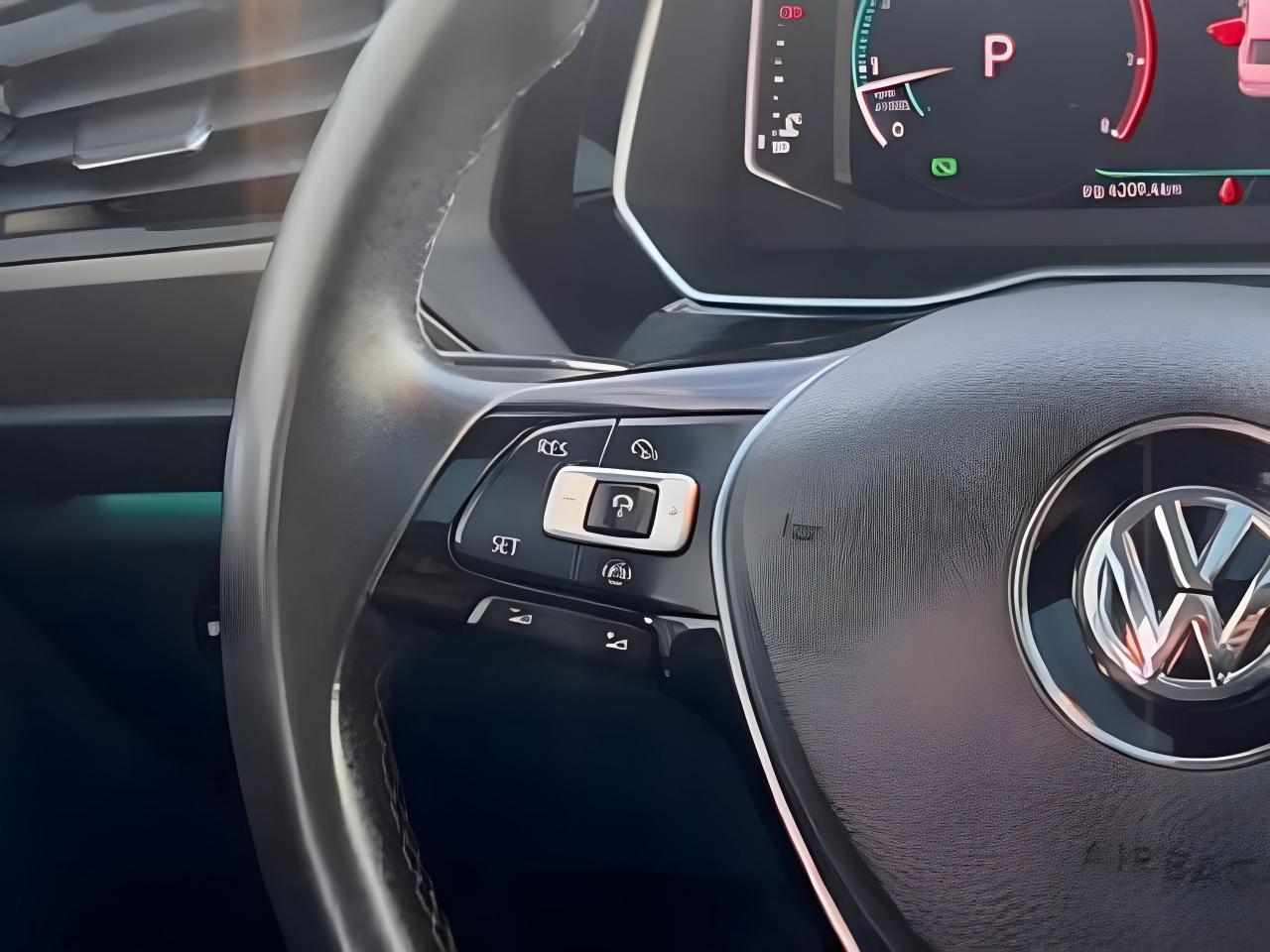 2019 Volkswagen Jetta Execline Auto NAV LEATHER ROOF WE FINANCE ALL CRED Photo