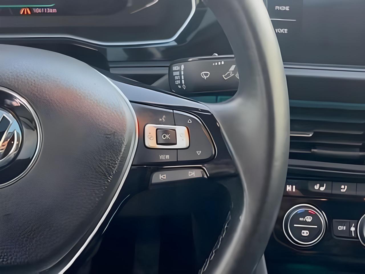 2019 Volkswagen Jetta Execline Auto NAV LEATHER ROOF WE FINANCE ALL CRED Photo