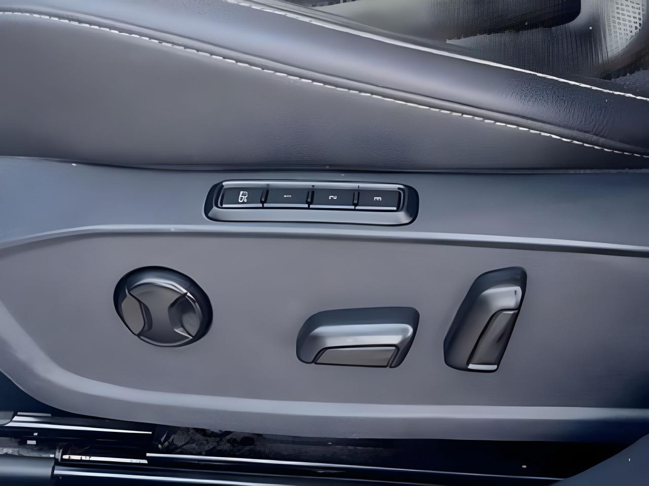 2019 Volkswagen Jetta Execline Auto NAV LEATHER ROOF WE FINANCE ALL CRED Photo