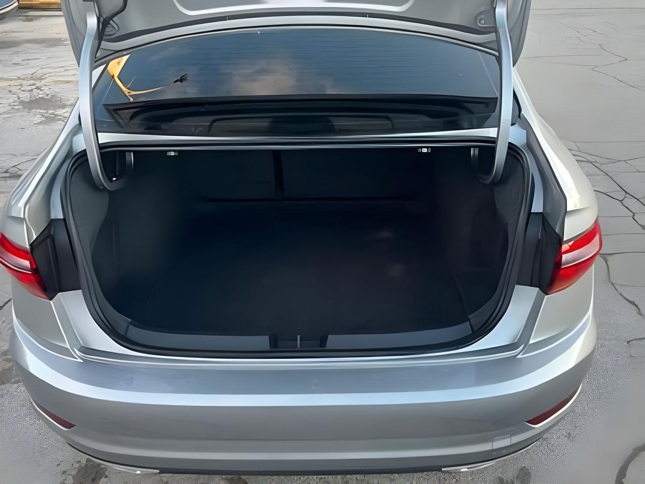 2019 Volkswagen Jetta Execline Auto NAV LEATHER ROOF WE FINANCE ALL CRED Photo