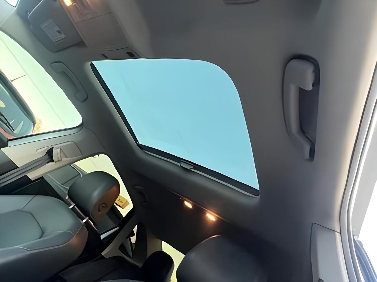 2019 Volkswagen Jetta Execline Auto NAV LEATHER ROOF WE FINANCE ALL CRED Photo