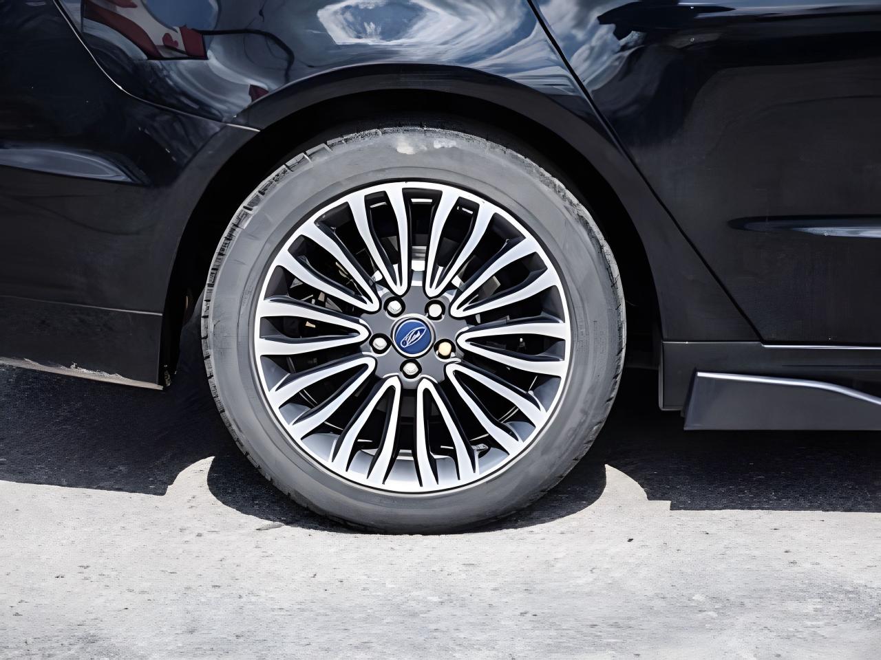 2017 Ford Fusion AWD NAV LEATHER ROOF LOADED WE FINANCE ALL CREDIT Photo