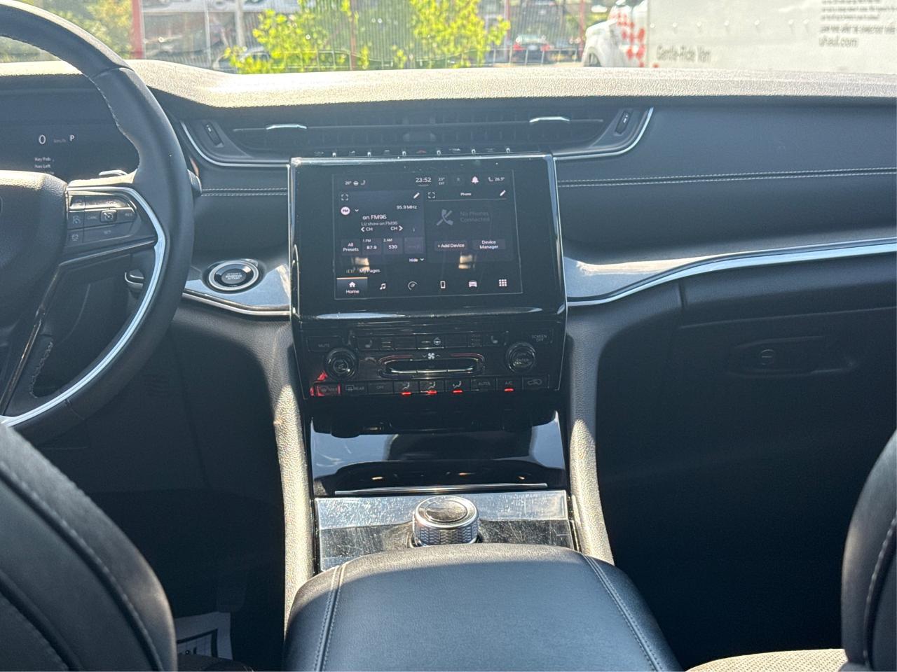 2023 Jeep Grand Cherokee LEATHER SUEDE HEATED SEATS LOADED WE FINANCE ALL! Photo