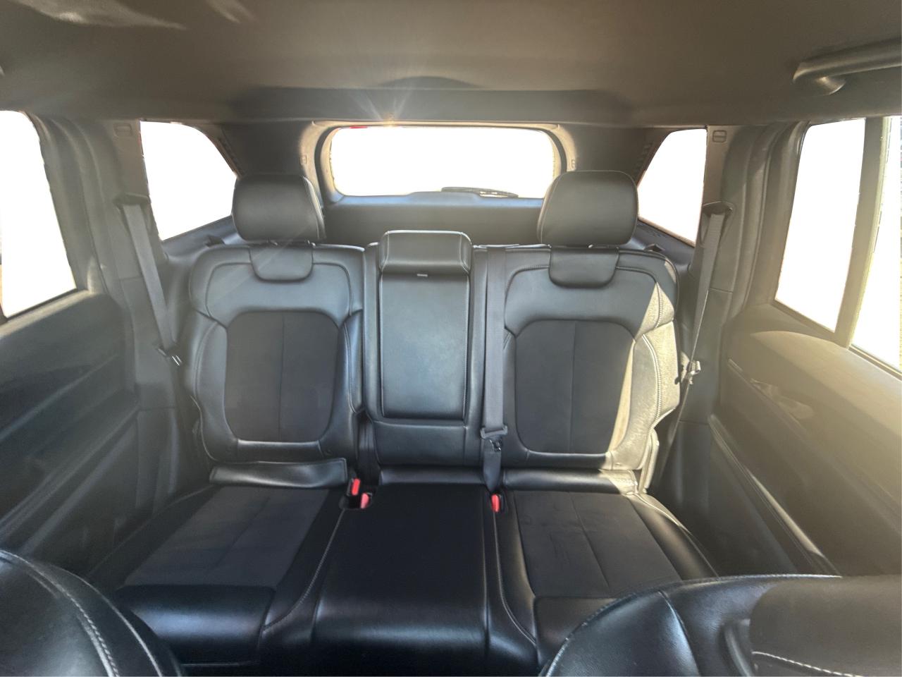 2023 Jeep Grand Cherokee LEATHER SUEDE HEATED SEATS LOADED WE FINANCE ALL! Photo