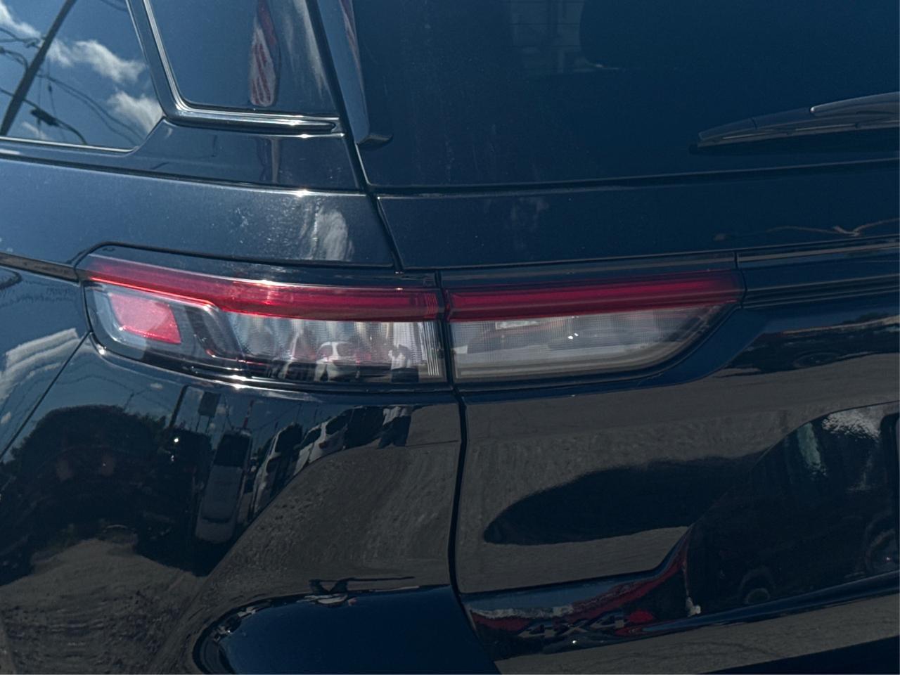 2023 Jeep Grand Cherokee LEATHER SUEDE HEATED SEATS LOADED WE FINANCE ALL! Photo