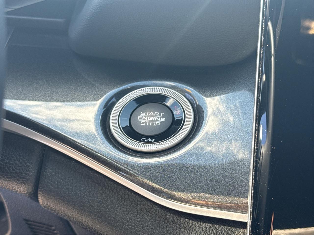 2023 Jeep Grand Cherokee LEATHER SUEDE HEATED SEATS LOADED WE FINANCE ALL! Photo