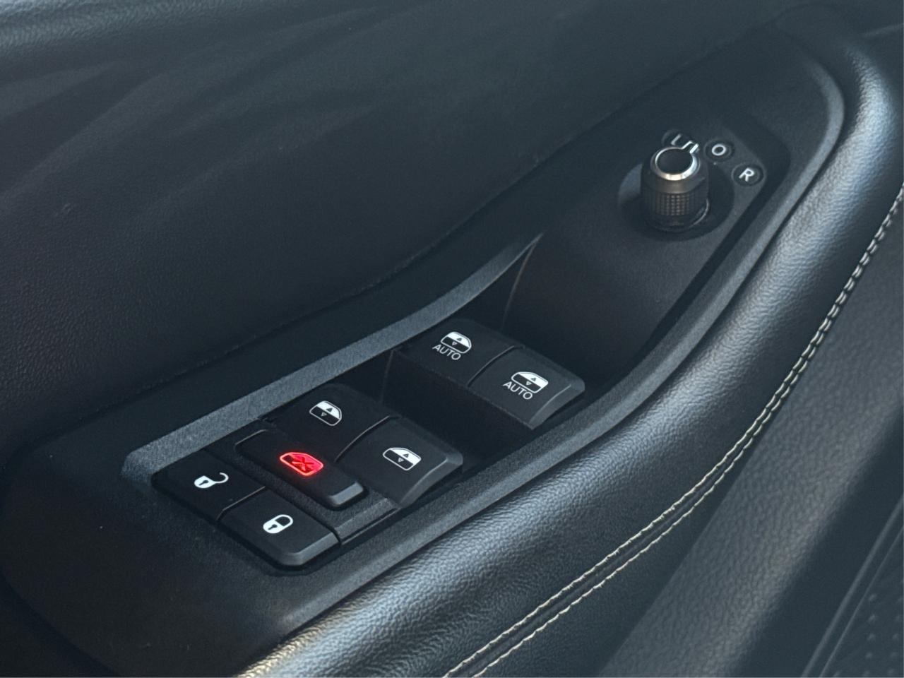 2023 Jeep Grand Cherokee LEATHER SUEDE HEATED SEATS LOADED WE FINANCE ALL! Photo