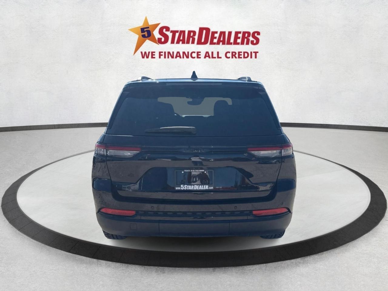 2023 Jeep Grand Cherokee LEATHER SUEDE HEATED SEATS LOADED WE FINANCE ALL! Photo