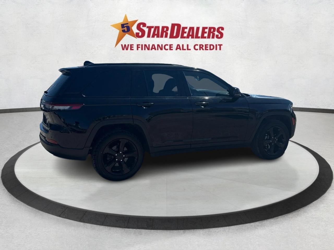 2023 Jeep Grand Cherokee LEATHER SUEDE HEATED SEATS LOADED WE FINANCE ALL! Photo