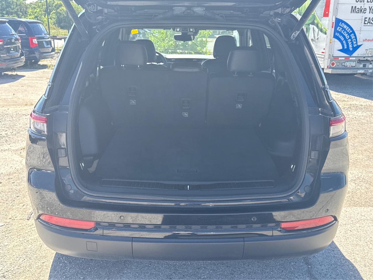 2023 Jeep Grand Cherokee LEATHER SUEDE HEATED SEATS LOADED WE FINANCE ALL! Photo