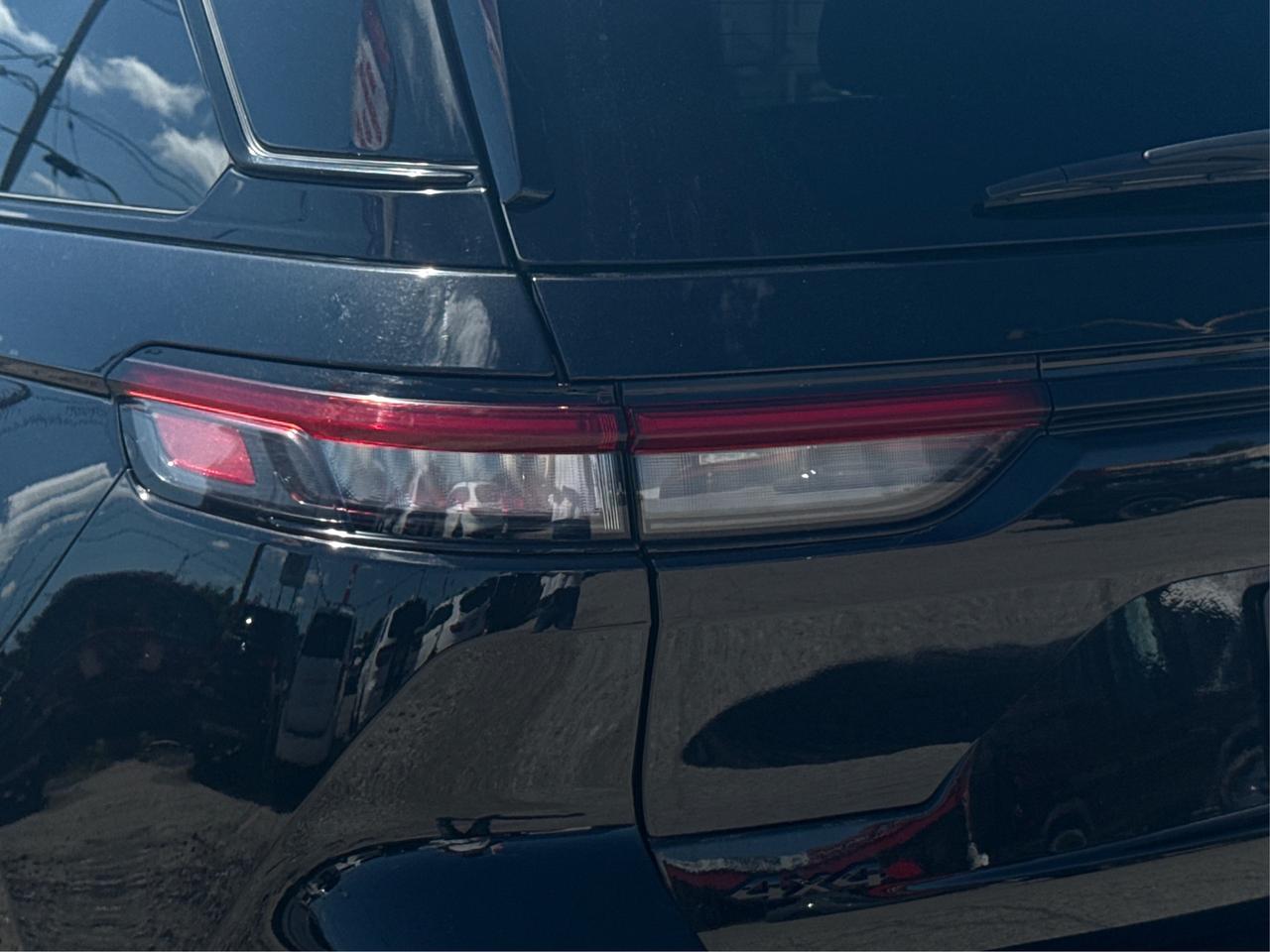 2023 Jeep Grand Cherokee LEATHER SUEDE HEATED SEATS LOADED WE FINANCE ALL! Photo