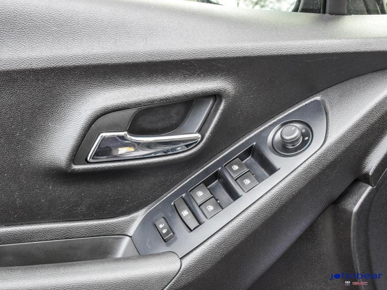 2015 Chevrolet Trax LS Photo