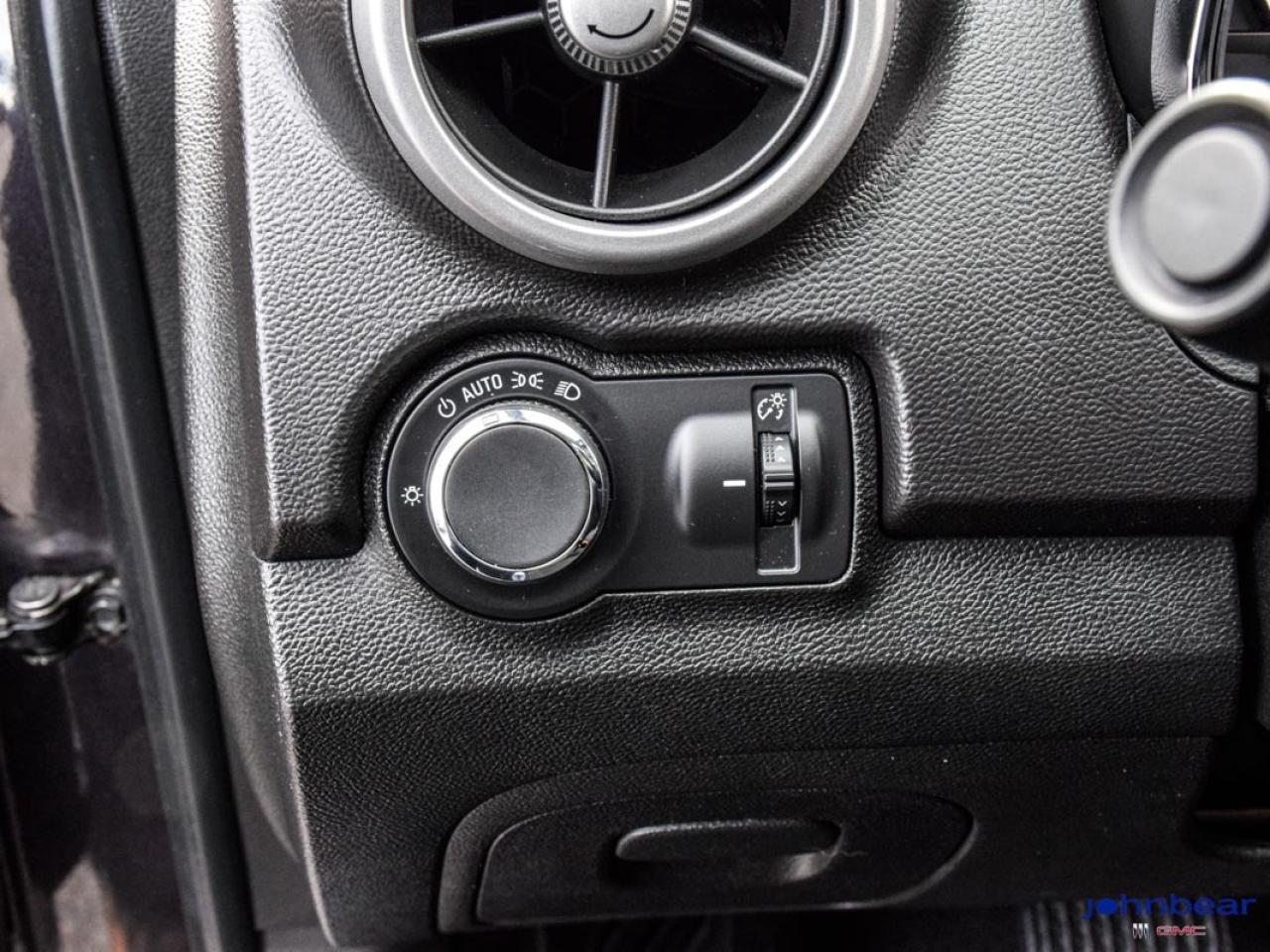 2015 Chevrolet Trax LS Photo