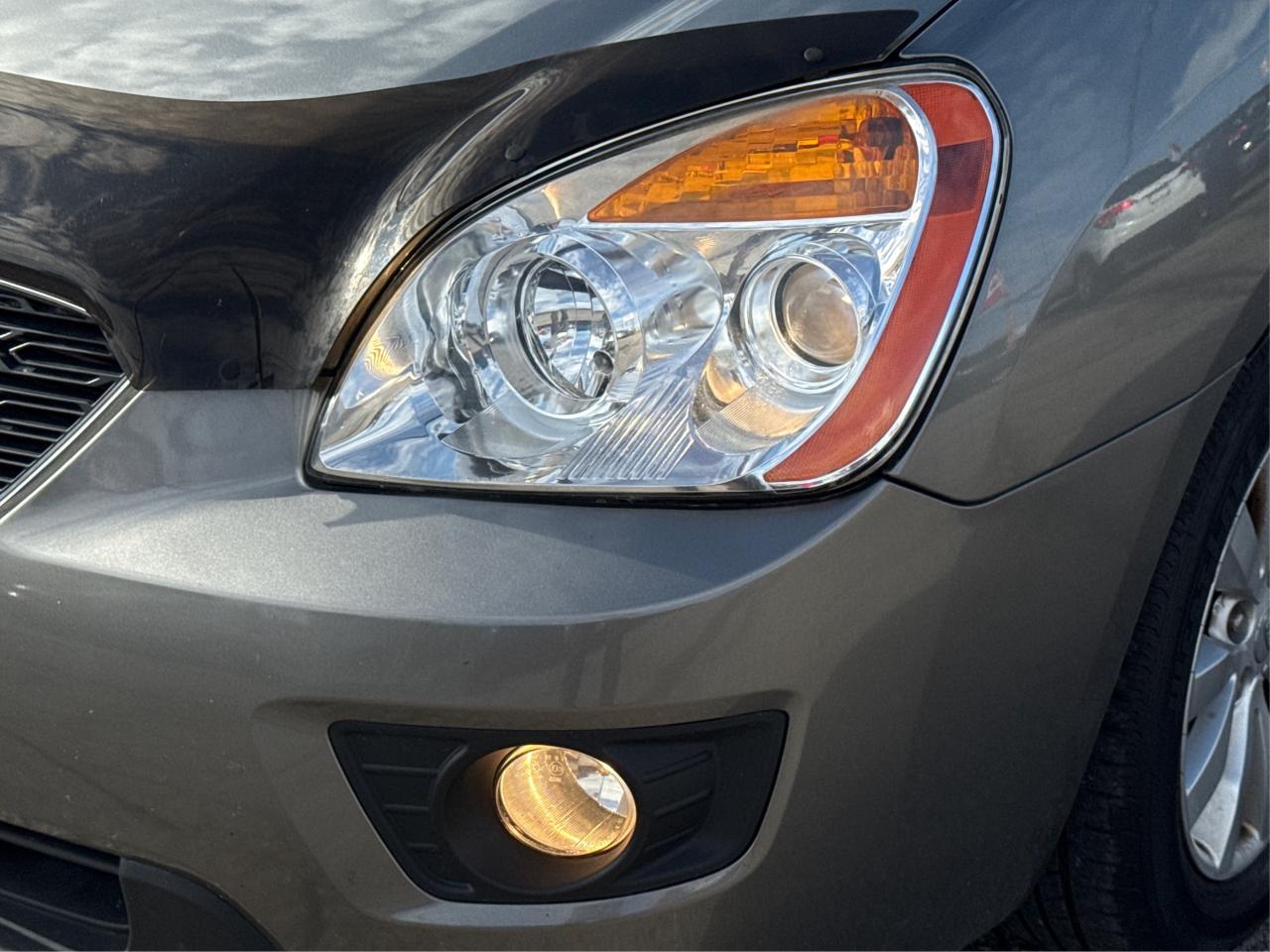 2016 Dodge Grand Caravan V6 LEATHER CLEAN! WE FINANCE ALL CREDIT! Photo