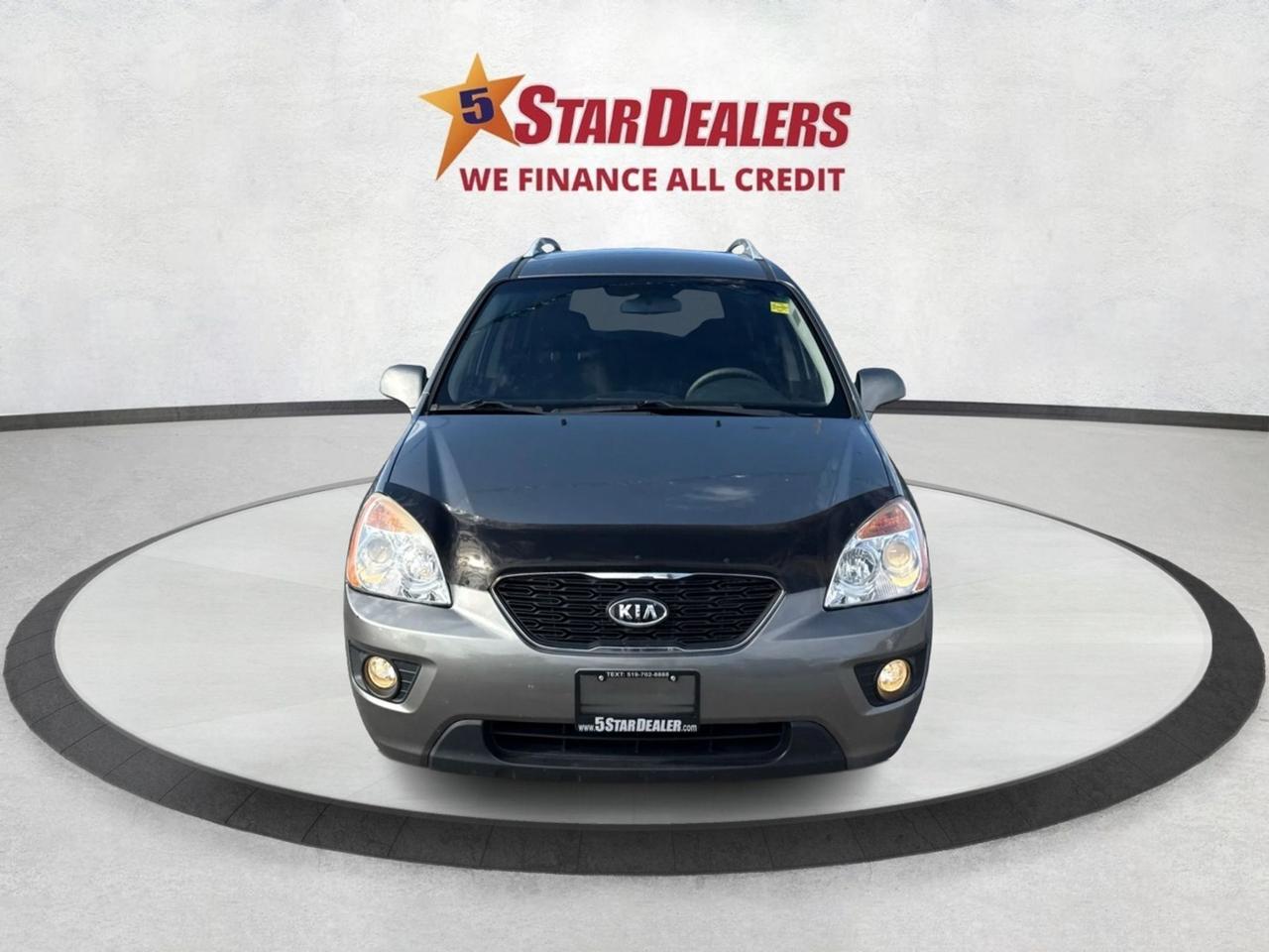 2016 Dodge Grand Caravan V6 LEATHER CLEAN! WE FINANCE ALL CREDIT! Photo