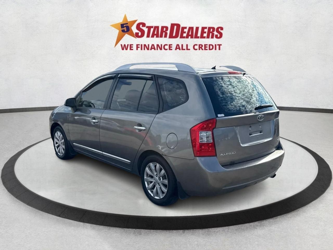 2016 Dodge Grand Caravan V6 LEATHER CLEAN! WE FINANCE ALL CREDIT! Photo