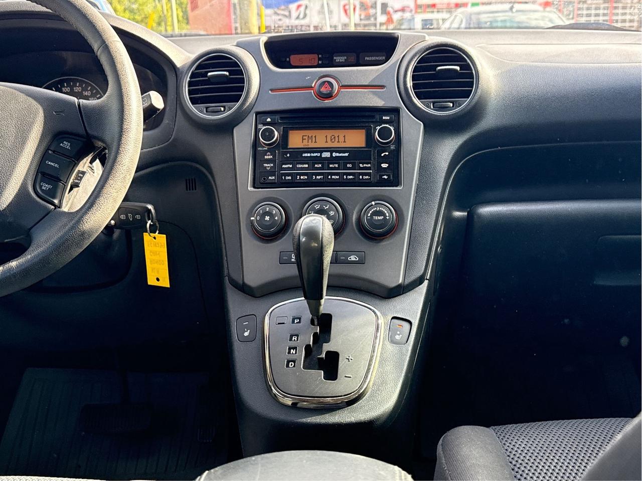 2016 Dodge Grand Caravan V6 LEATHER CLEAN! WE FINANCE ALL CREDIT! Photo