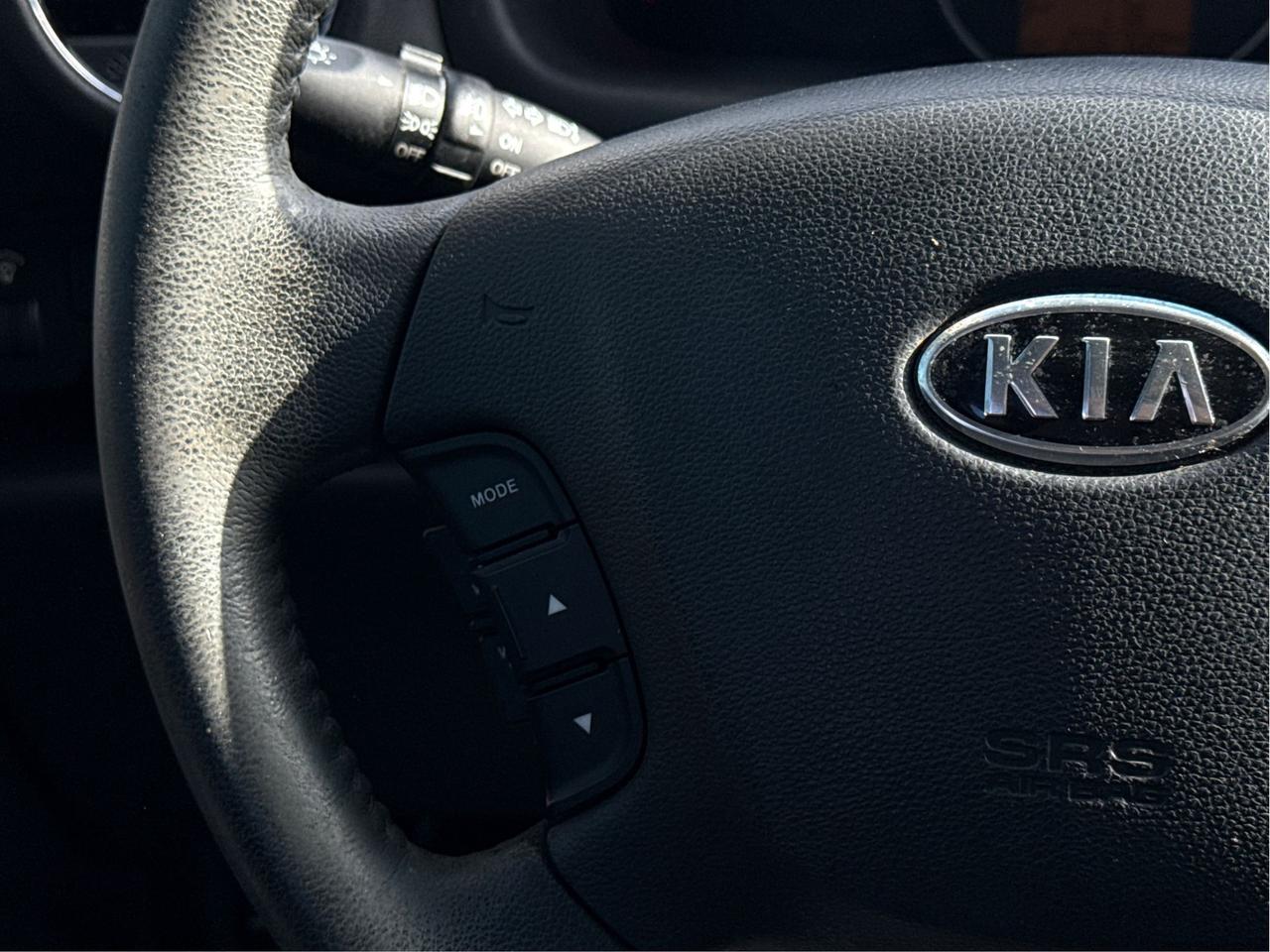 2016 Dodge Grand Caravan V6 LEATHER CLEAN! WE FINANCE ALL CREDIT! Photo