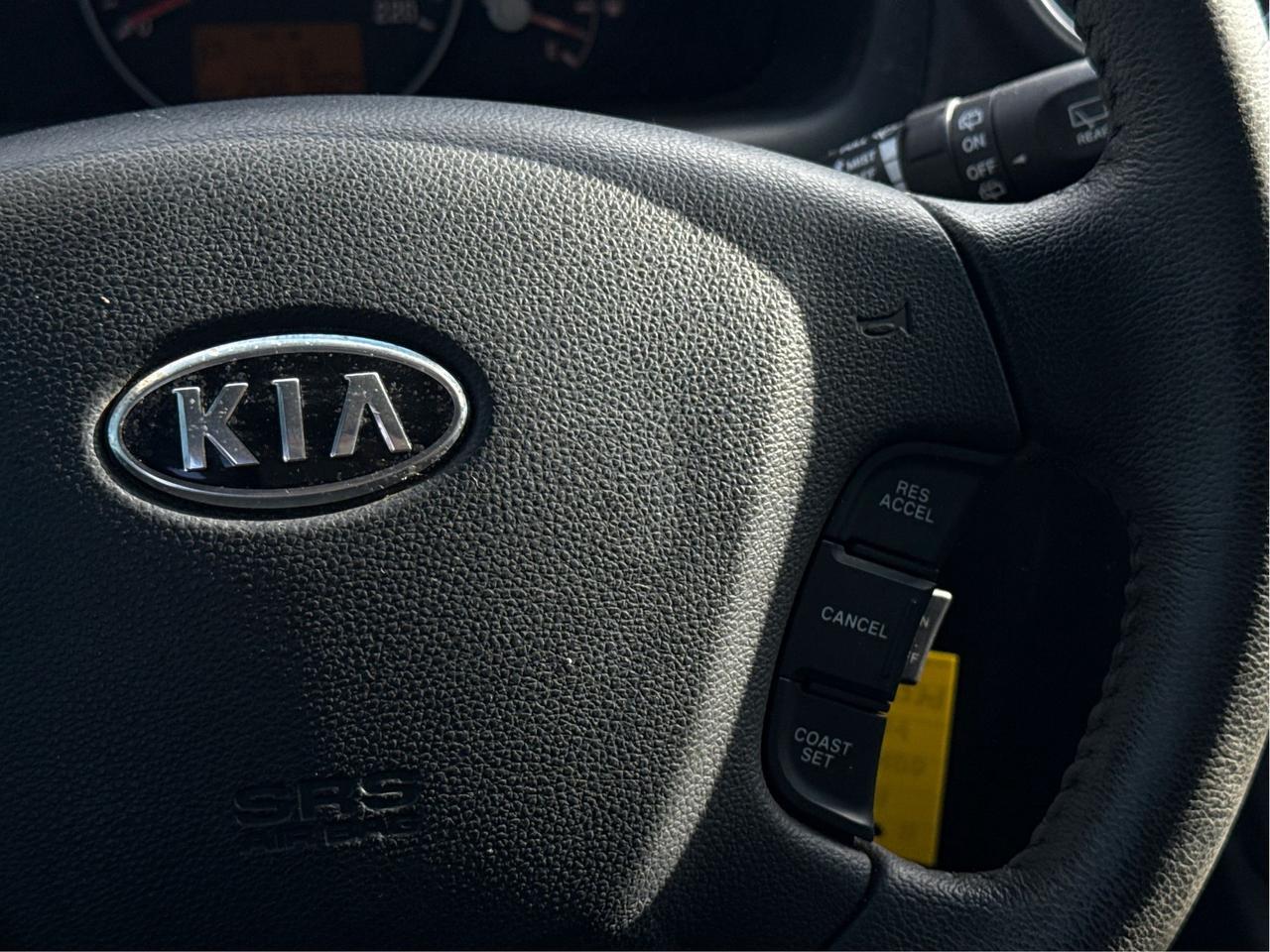 2016 Dodge Grand Caravan V6 LEATHER CLEAN! WE FINANCE ALL CREDIT! Photo