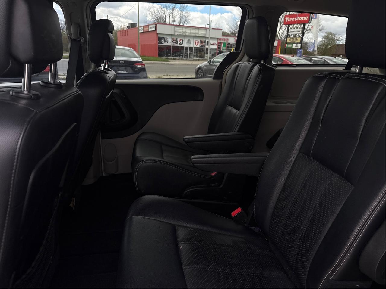 2016 Dodge Grand Caravan CERTIFIED V6 LEATHER CLEAN! WE FINANCE ALL CREDIT! Photo