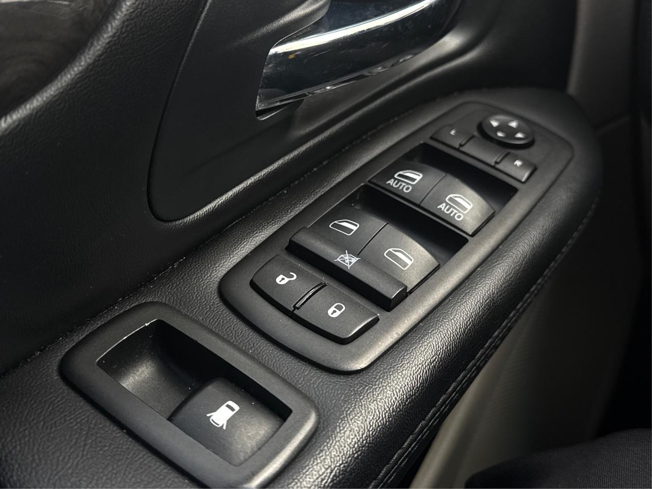 2016 Dodge Grand Caravan CERTIFIED V6 LEATHER CLEAN! WE FINANCE ALL CREDIT! Photo