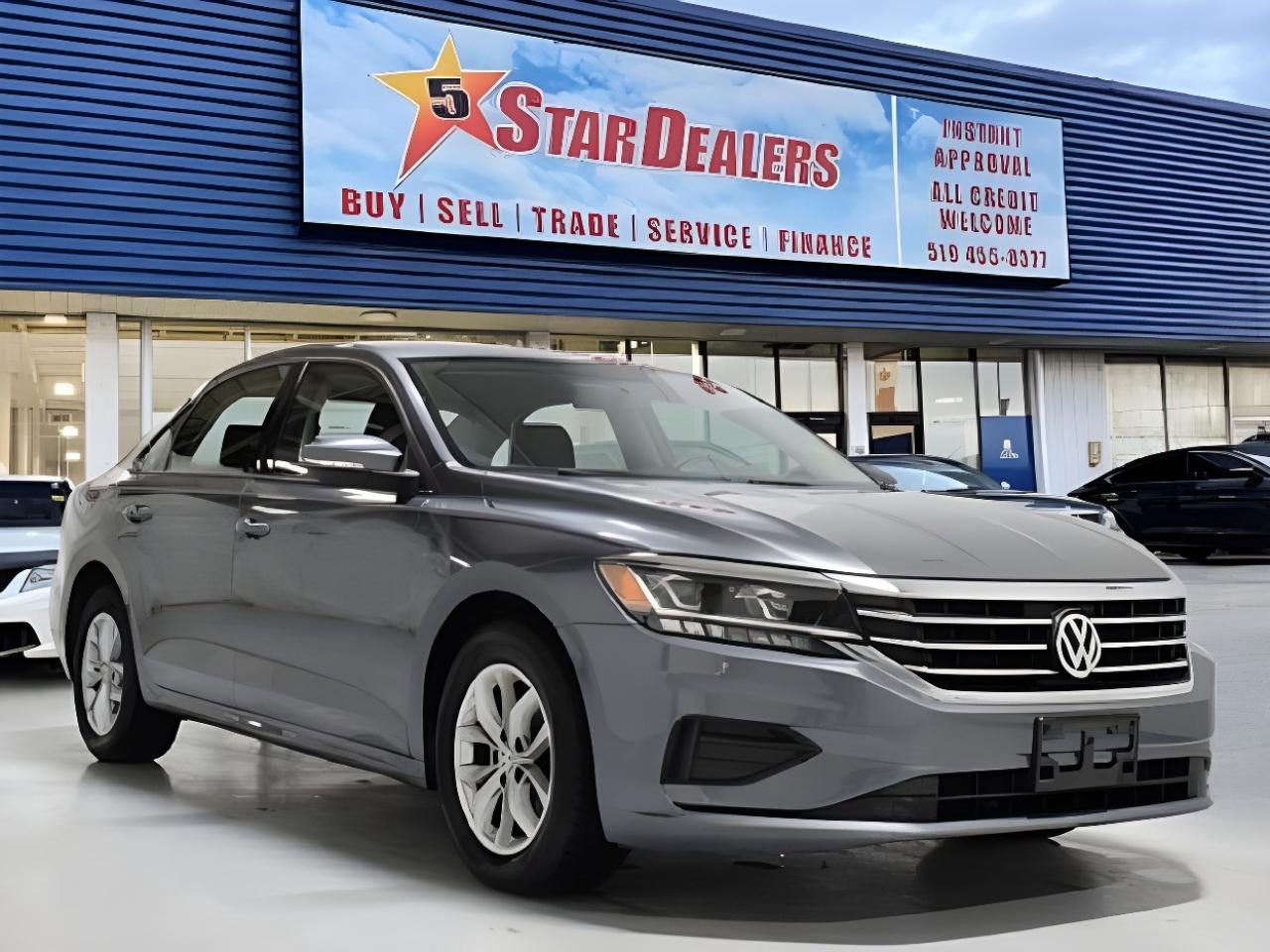 2020 Volkswagen Passat Comfortline EXCELLENT CONDITION WE FINANCE ALL CR. Photo0