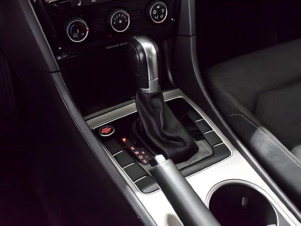 2020 Volkswagen Passat Comfortline EXCELLENT CONDITION WE FINANCE ALL CR. Photo