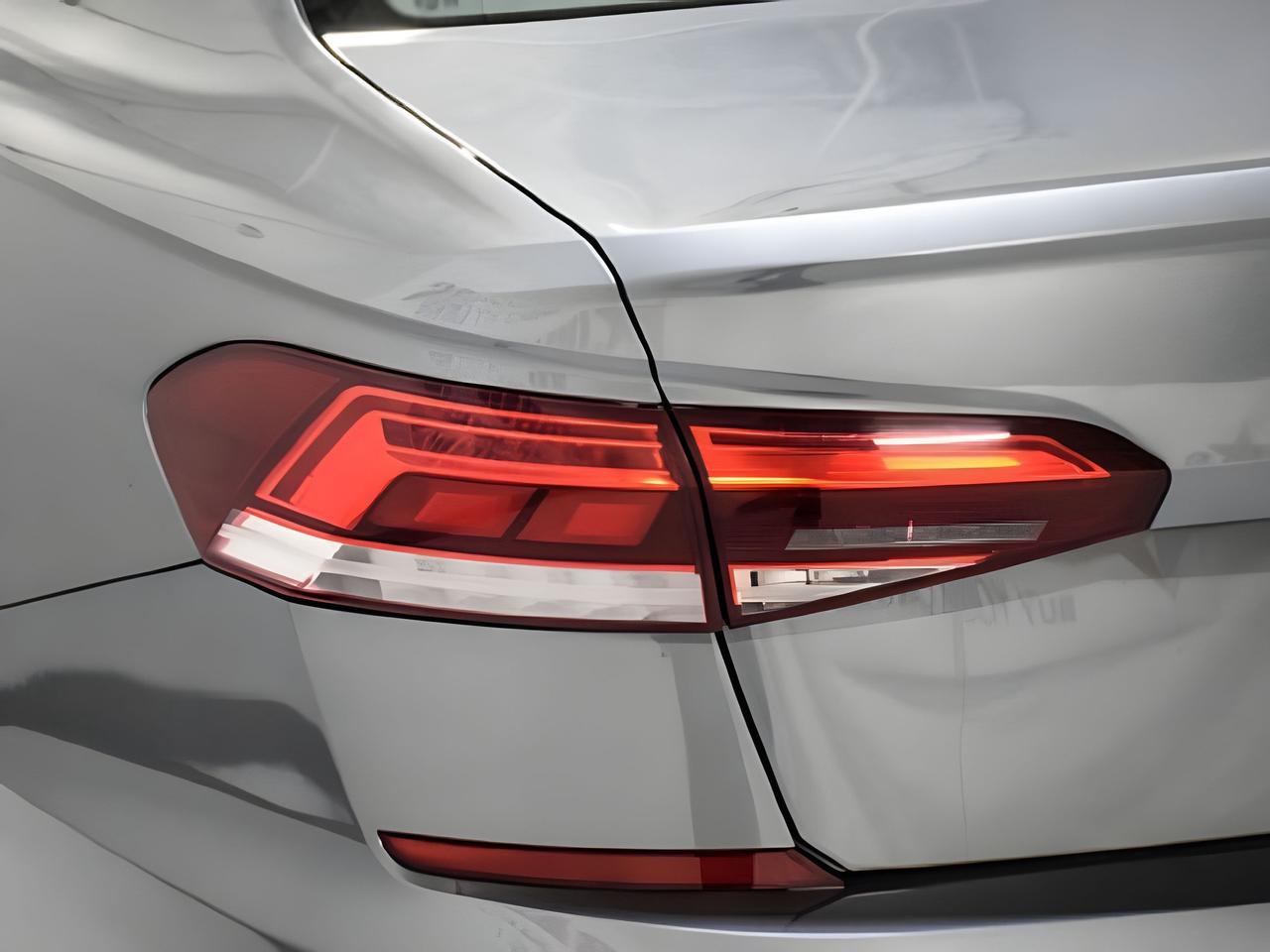 2020 Volkswagen Passat Comfortline EXCELLENT CONDITION WE FINANCE ALL CR. Photo