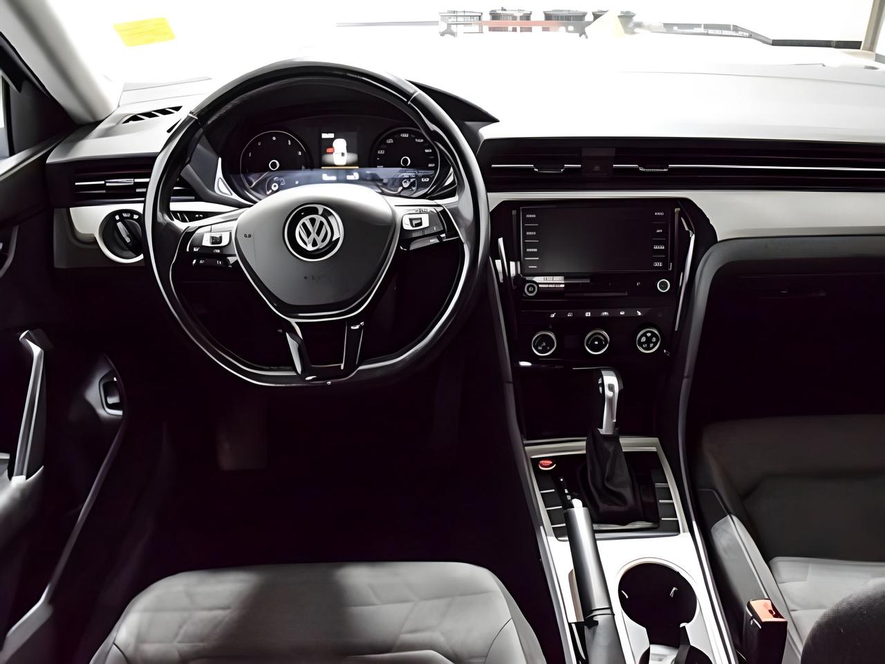 2020 Volkswagen Passat Comfortline EXCELLENT CONDITION WE FINANCE ALL CR. Photo