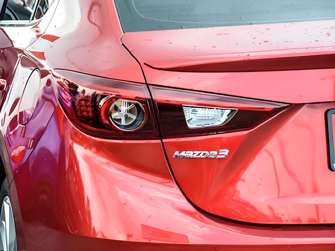 2017 Mazda MAZDA3 Auto GT NAV LEATHER ROOF LOADED WE FINANCE ALL CR. Photo