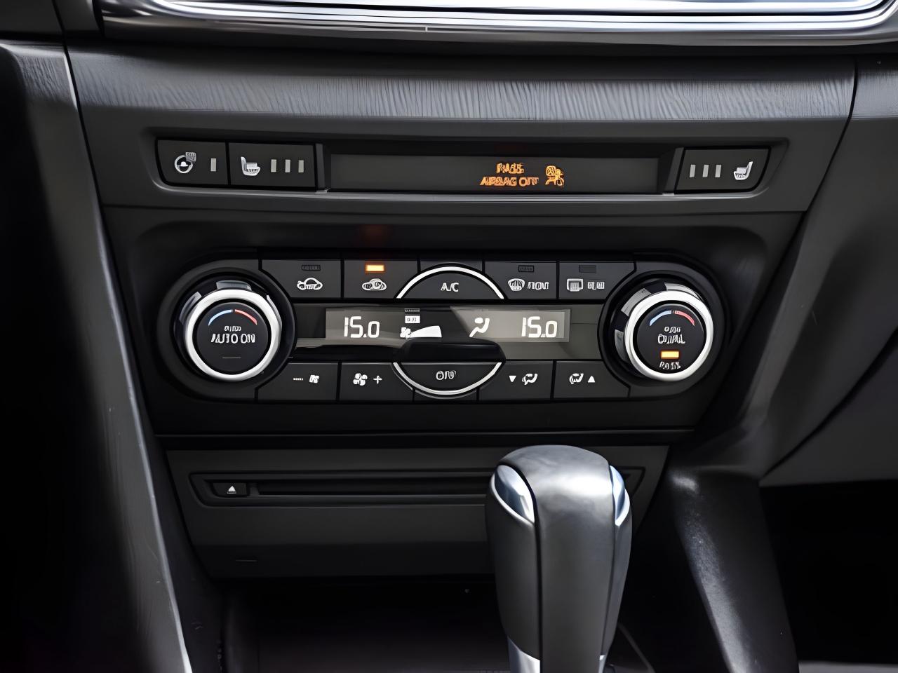 2017 Mazda MAZDA3 Auto GT NAV LEATHER ROOF LOADED WE FINANCE ALL CR. Photo