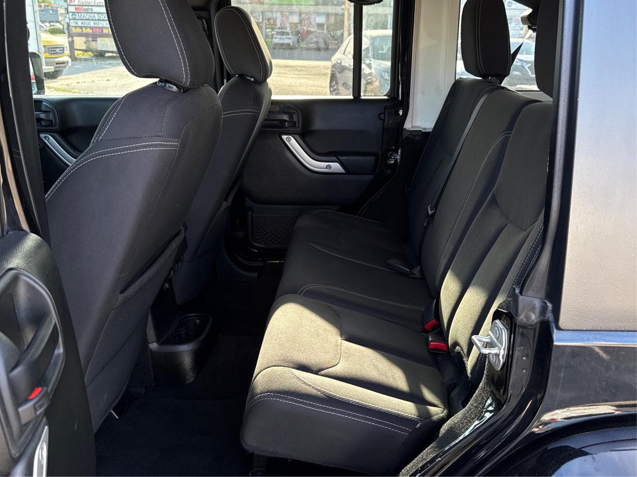 2018 Jeep Wrangler JK Unlimited CRUISE HEATED SEATS REAR CAM WE FINANCE ALL CREDIT Photo