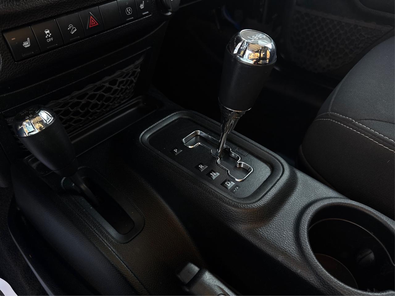 2018 Jeep Wrangler JK Unlimited CRUISE HEATED SEATS REAR CAM WE FINANCE ALL CREDIT Photo