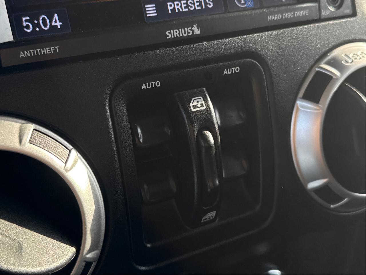 2018 Jeep Wrangler JK Unlimited CRUISE HEATED SEATS REAR CAM WE FINANCE ALL CREDIT Photo