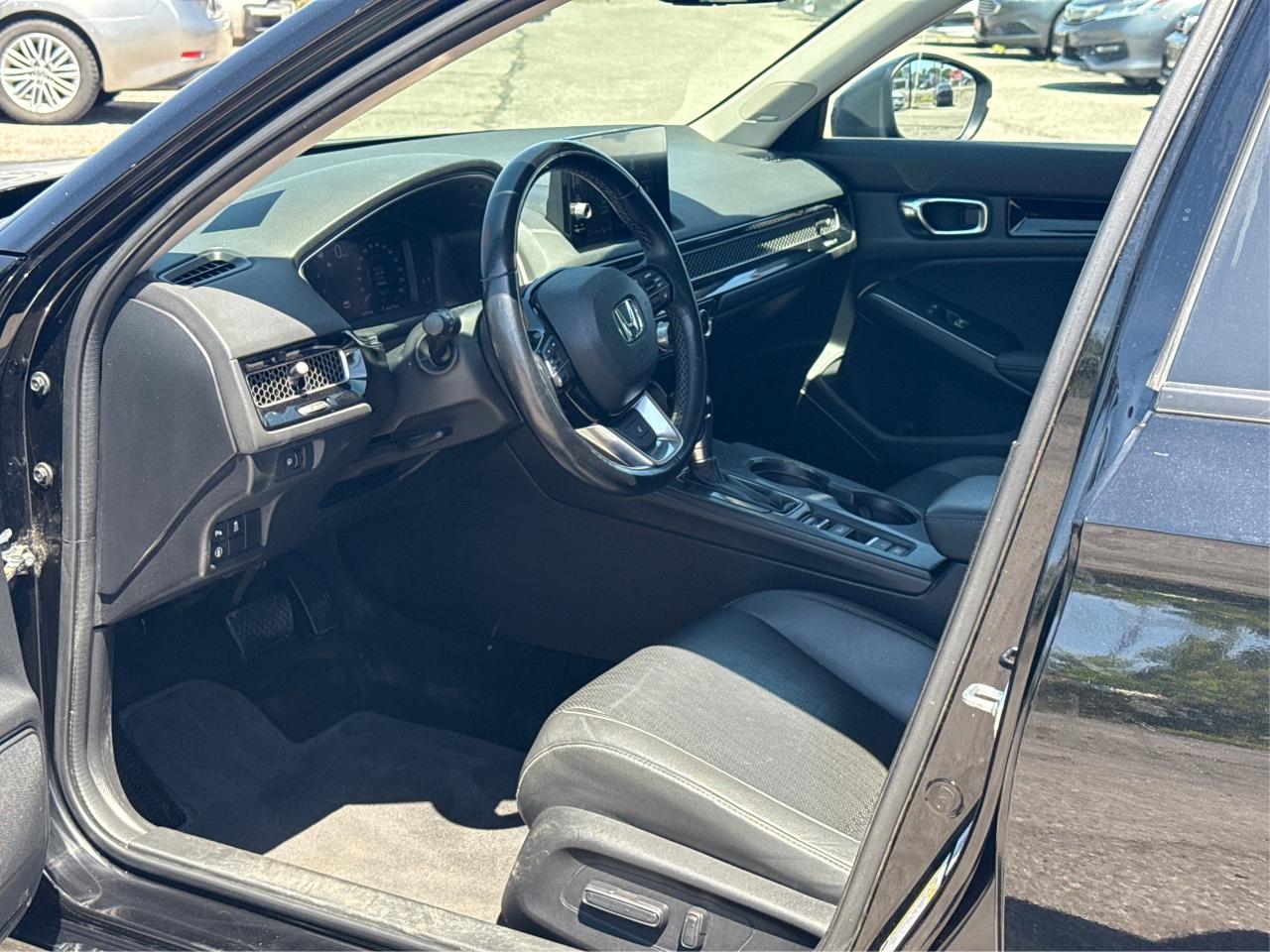 2022 Honda Civic Sedan Touring NAV LEATHER SUNROOF! WE FINANCE ALL CREDIT Photo