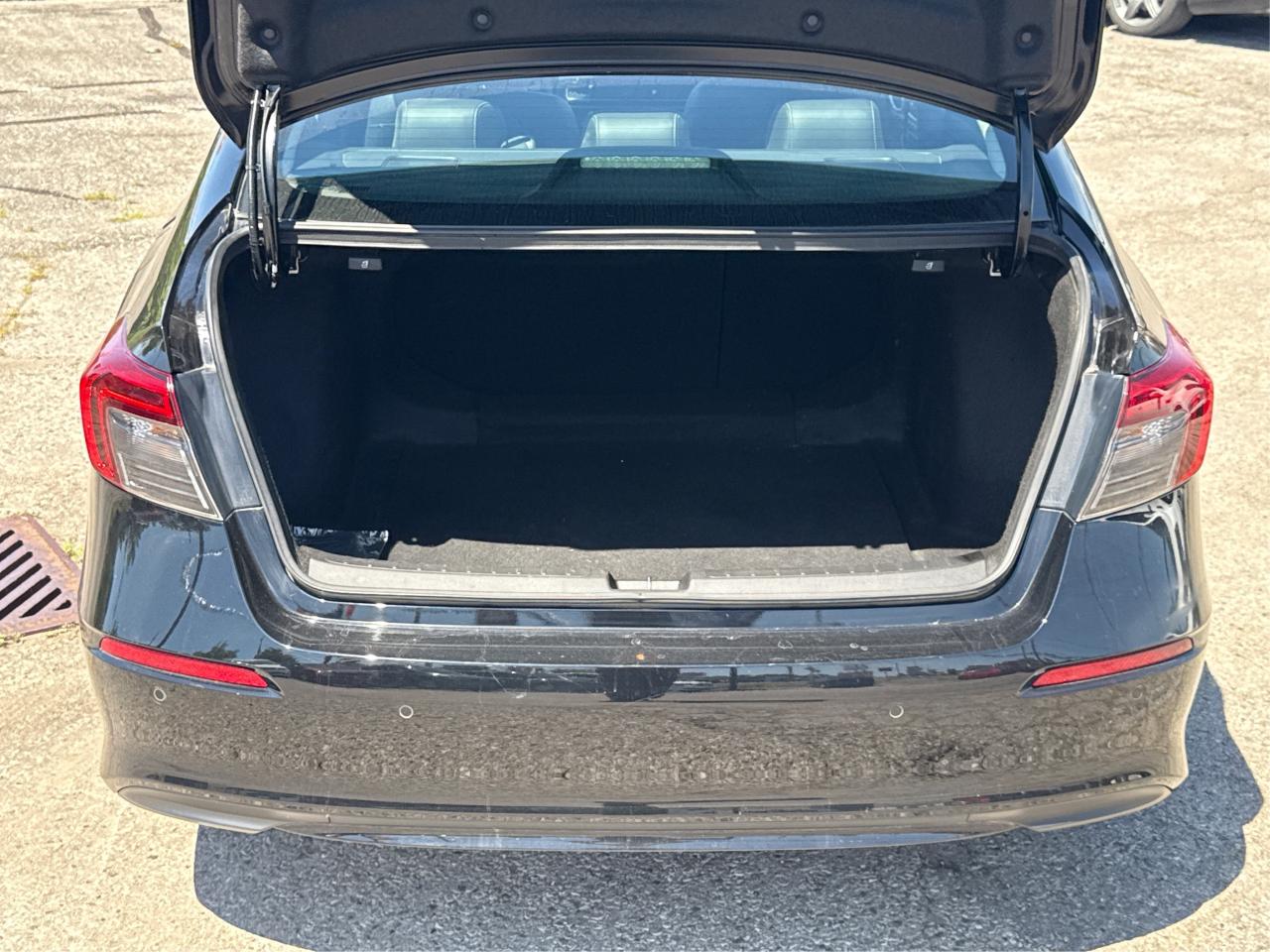 2022 Honda Civic Sedan Touring NAV LEATHER SUNROOF! WE FINANCE ALL CREDIT Photo