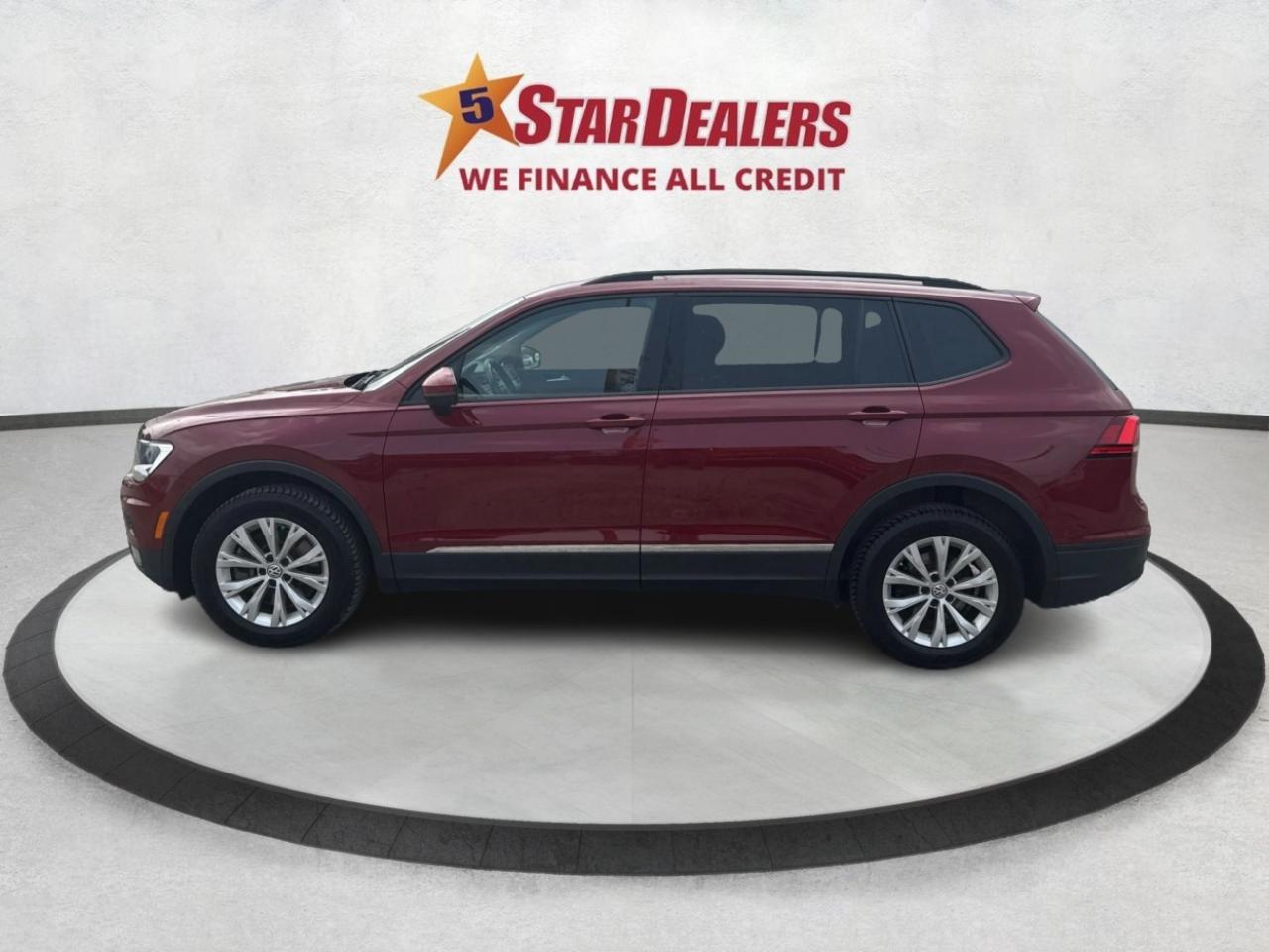 2018 Volkswagen Tiguan Trendline NAV HEATED SEATS WE FINANCE ALL CREDIT! Photo3