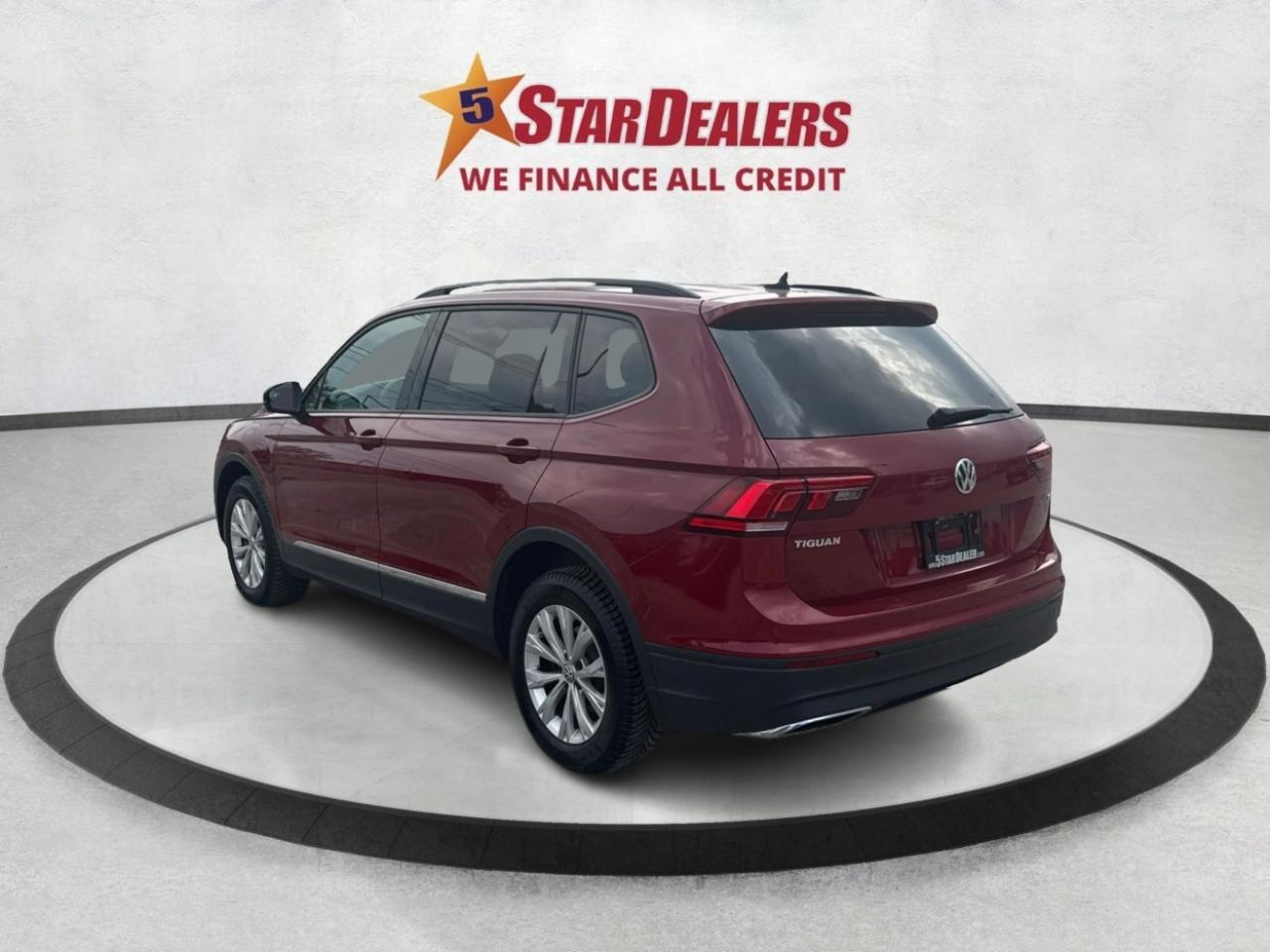 2018 Volkswagen Tiguan Trendline NAV HEATED SEATS WE FINANCE ALL CREDIT! Photo