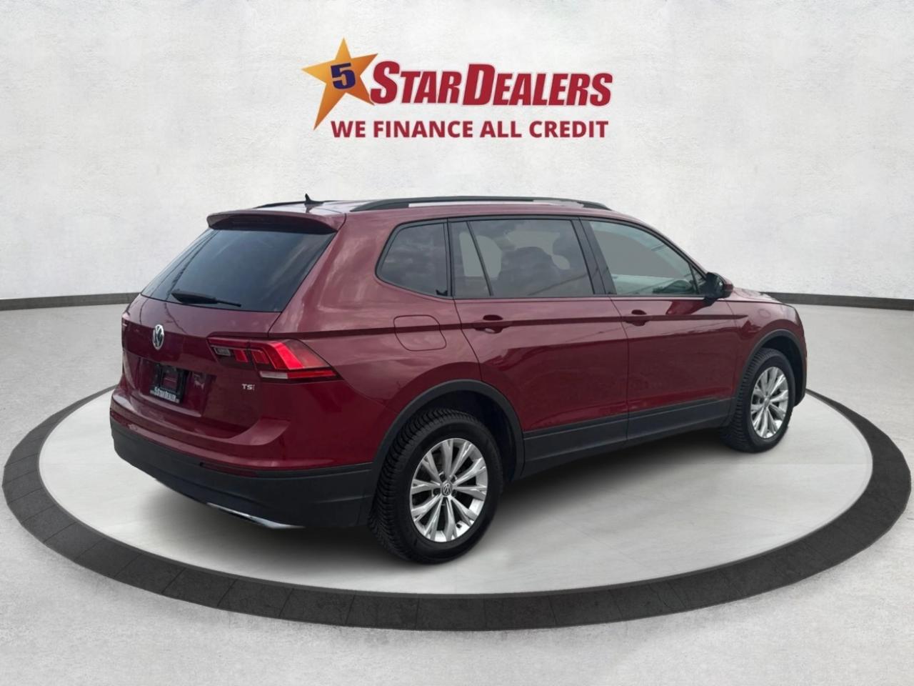 2018 Volkswagen Tiguan Trendline NAV HEATED SEATS WE FINANCE ALL CREDIT! Photo