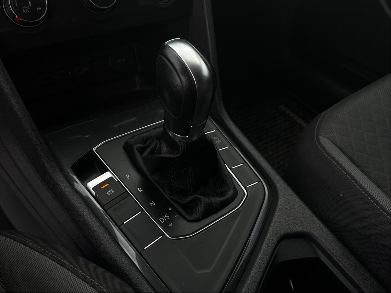 2018 Volkswagen Tiguan CERTIFIED  NAV  WE FINANCE ALL CREDIT! Photo