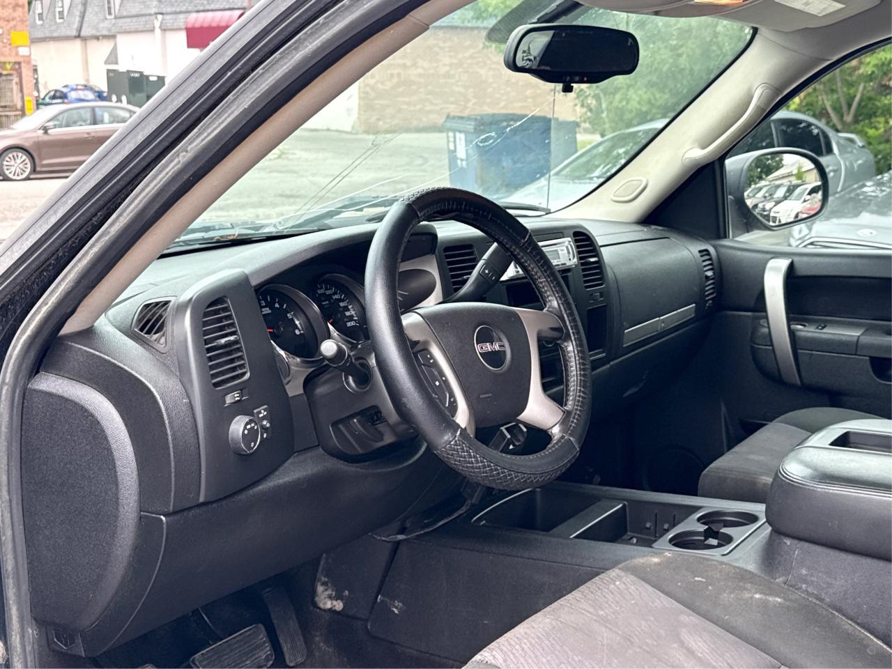 2010 GMC Sierra 1500 4WD SLE  4WD MUST SEE WE FINANCE ALL CREDIT Photo