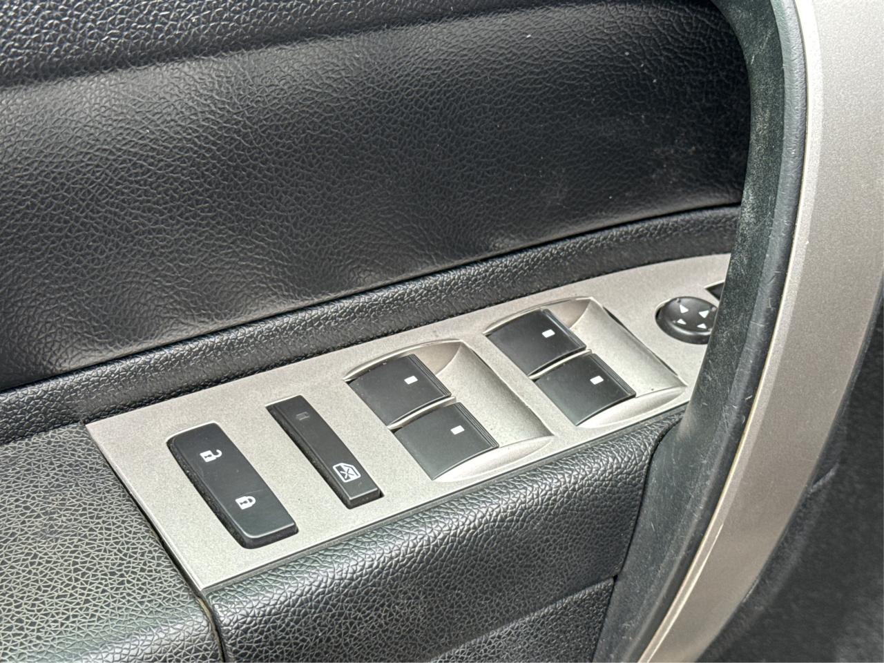 2010 GMC Sierra 1500 4WD SLE  4WD MUST SEE WE FINANCE ALL CREDIT Photo