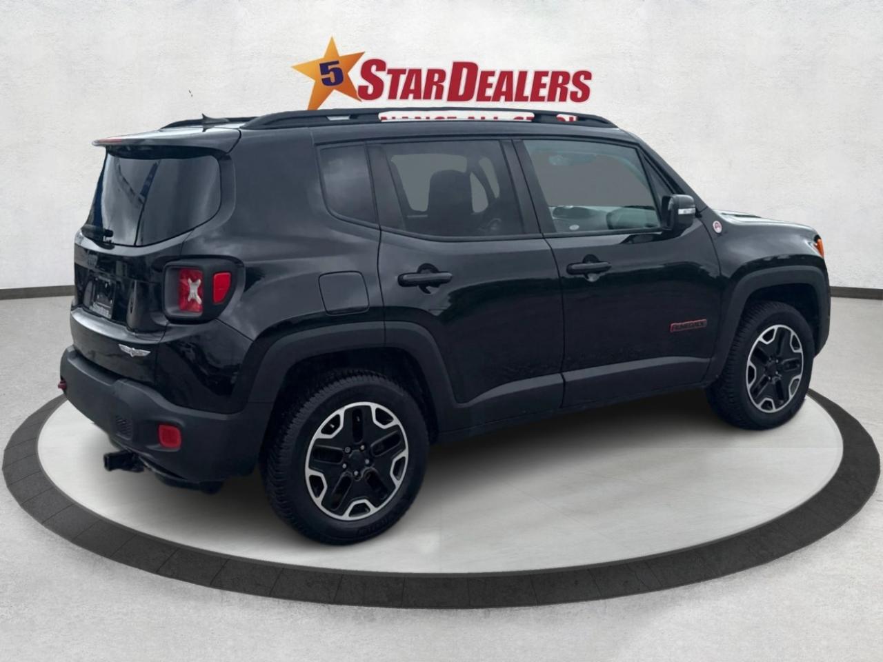 2016 Jeep Renegade AWD SUNROOF LOADED! WE FINANCE ALL CREDIT! Photo
