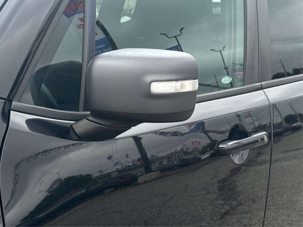 2016 Jeep Renegade AWD SUNROOF LOADED! WE FINANCE ALL CREDIT! Photo