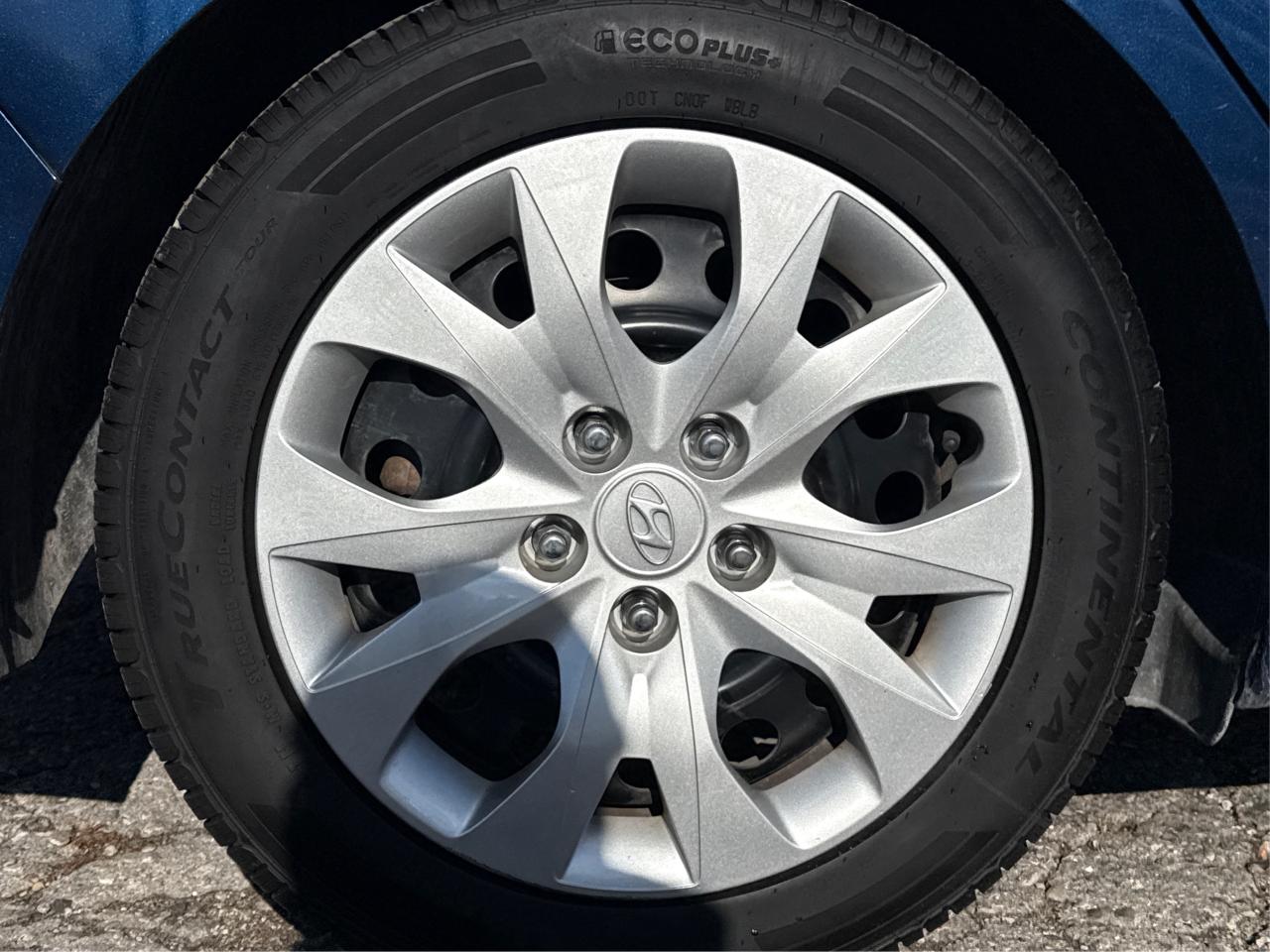 2016 Hyundai Elantra WE FINANCE ALL CREDIT   700+ VEHICLES IN STOCK Photo