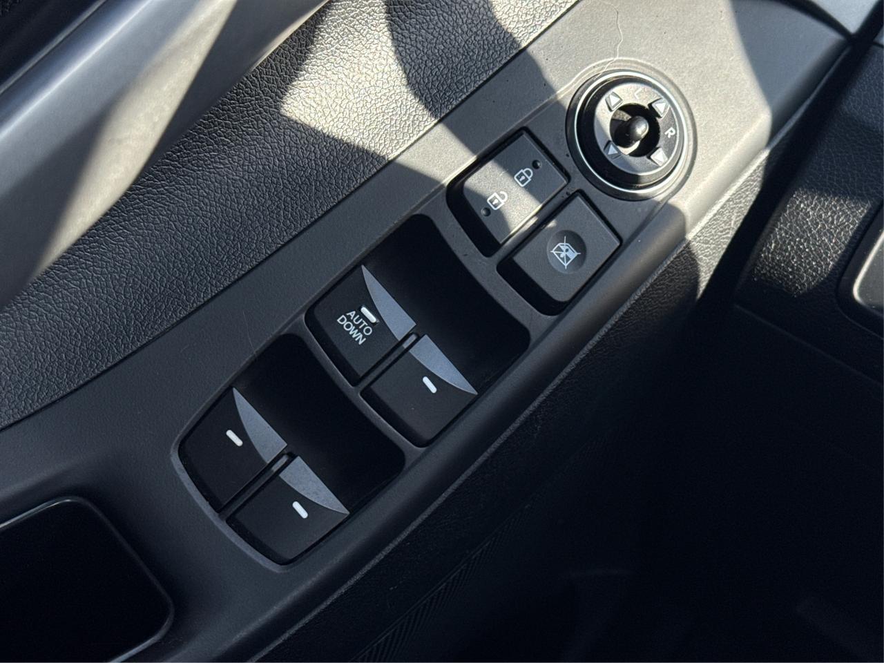 2016 Hyundai Elantra WE FINANCE ALL CREDIT   700+ VEHICLES IN STOCK Photo