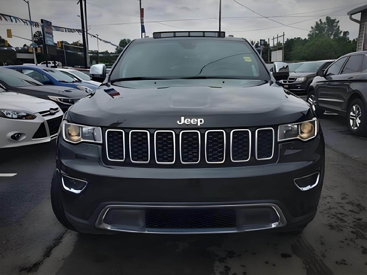 2019 Jeep Grand Cherokee NAV LEATHER PANO ROOF MINT! WE FINANCE ALL CREDIT! Photo