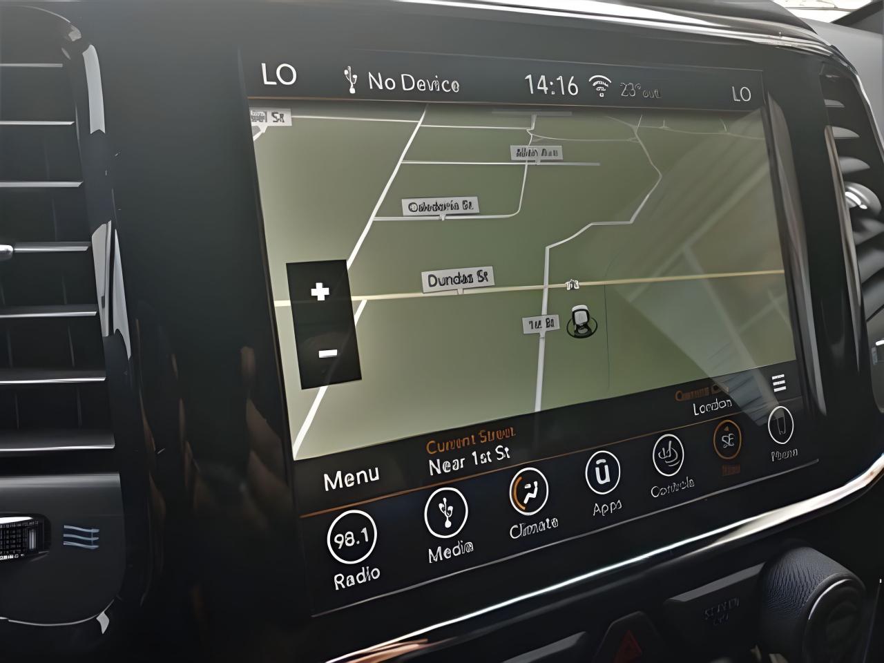 2019 Jeep Grand Cherokee NAV LEATHER PANO ROOF MINT! WE FINANCE ALL CREDIT! Photo