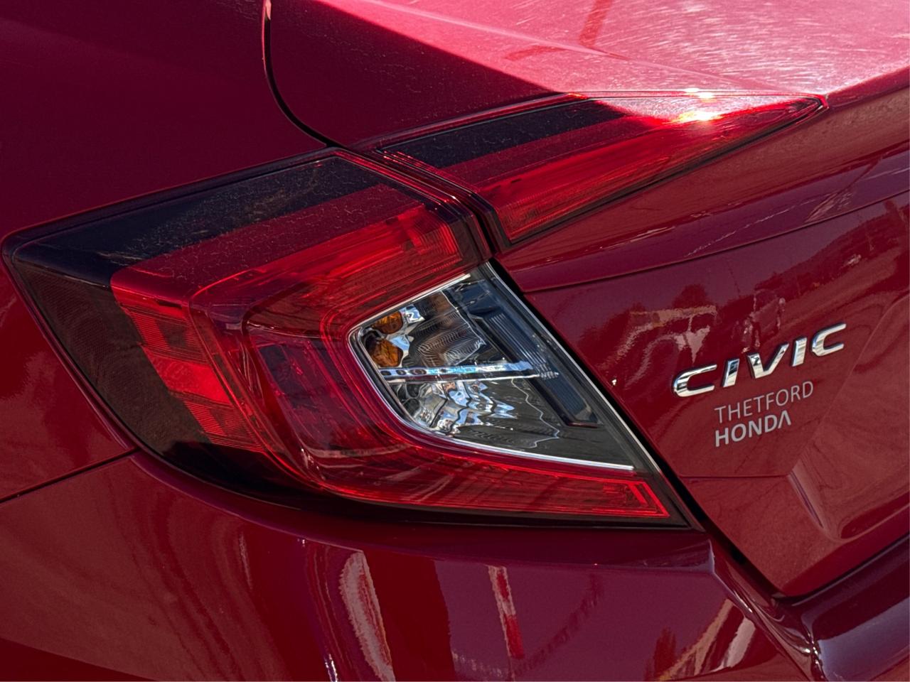 2021 Honda Civic Sedan HEATED SEATS MINT LOW KM! WE FINANCE ALL CREDIT! Photo