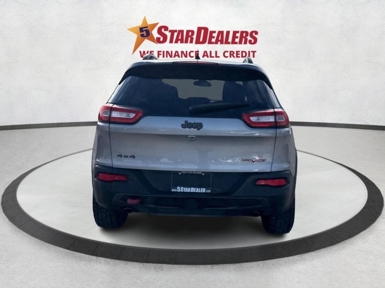 2016 Jeep Cherokee NAV LEATHER SUNROOF LOADED! WE FINANCE ALL CREDIT Photo